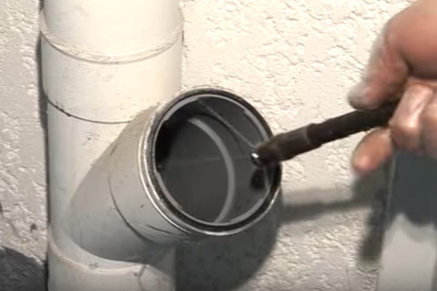 Curage de canalisation d'eau usée